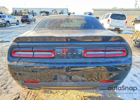 2018 Dodge Challenger Sxt z USA, uszkodzony, nr VIN 2C3CDZAG3JH258418